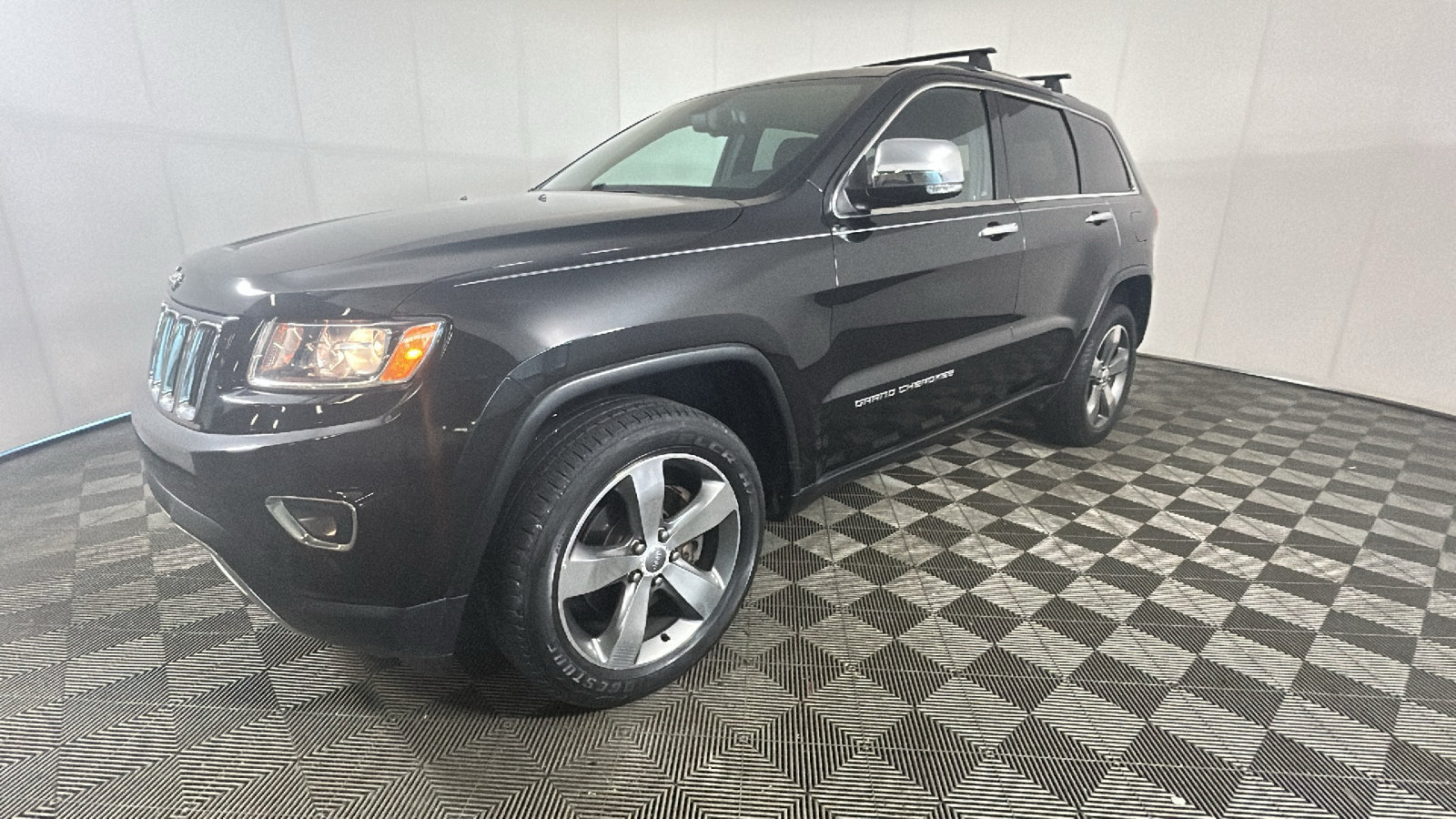 Used 2015 Jeep Grand Cherokee Limited w/ Trailer Tow Group IV AWD/4WD image 8