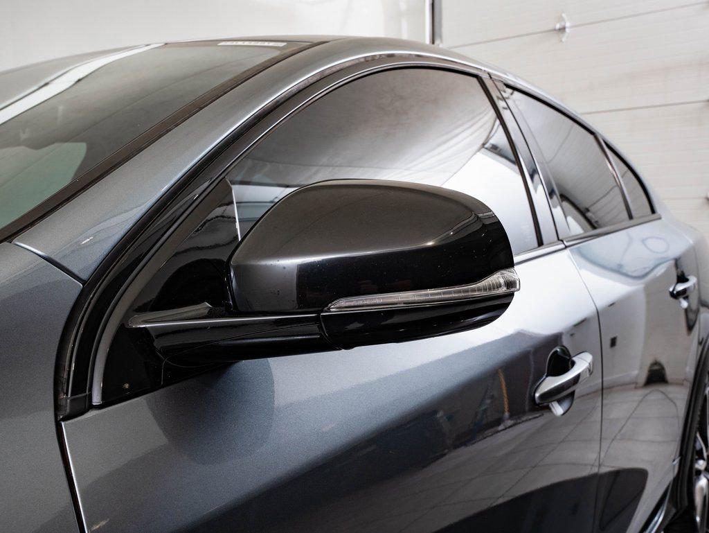 Used 2018 Volvo S60 T5 Cross Country Platinum image 17