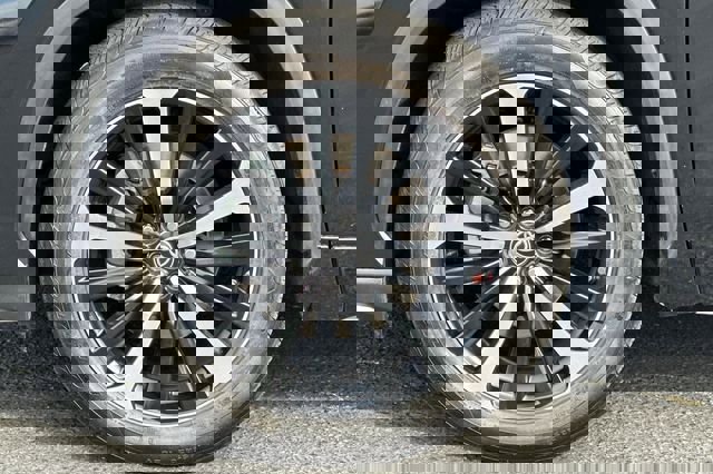 Used 2021 Toyota Highlander XSE image 32