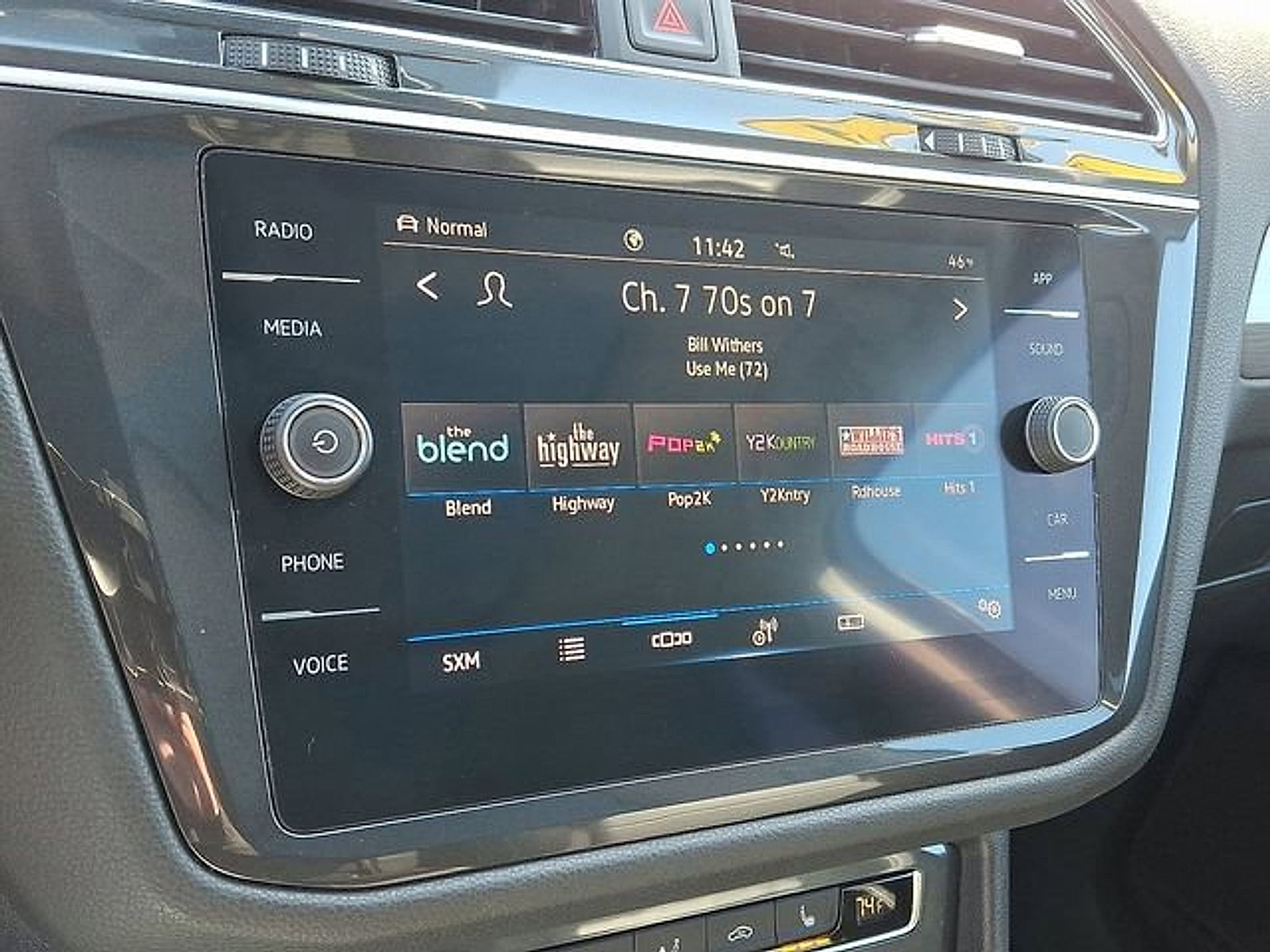 Used 2021 Volkswagen Tiguan SE w/ Panoramic Sunroof Package image 17