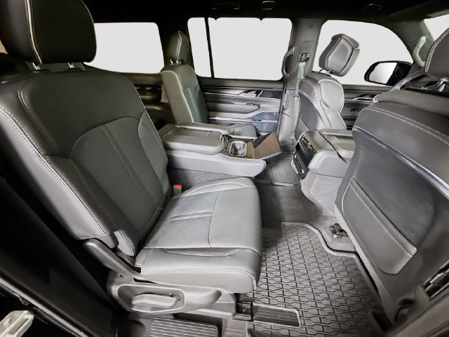 Used 2024 Jeep Grand Wagoneer Series II Obsidian w/ Quick Order Packagew 28T AWD/4WD image 30