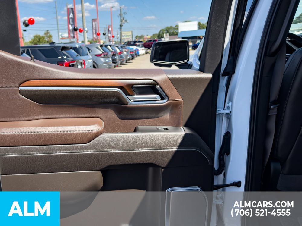Used 2025 GMC Sierra 1500 Denali w/ Denali Reserve Package AWD/4WD image 16