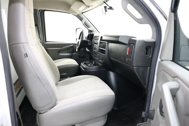 Used 2022 Chevrolet Express 3500 w/ Driver Convenience Package image 57