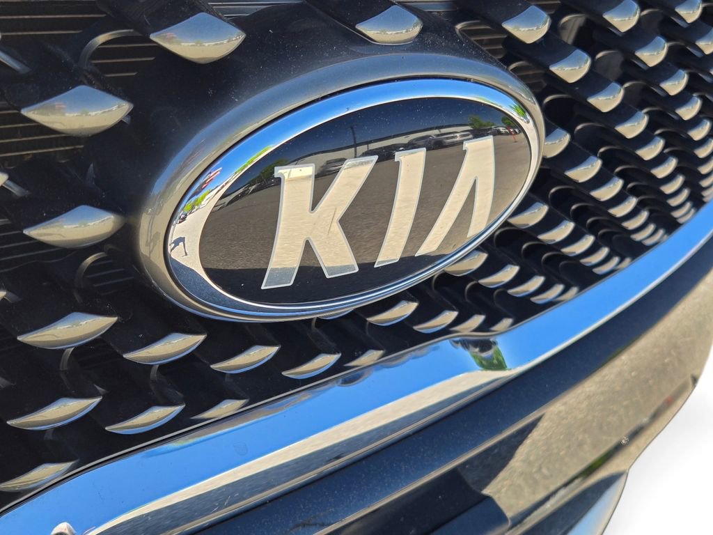 Used 2017 Kia Sorento SX image 5