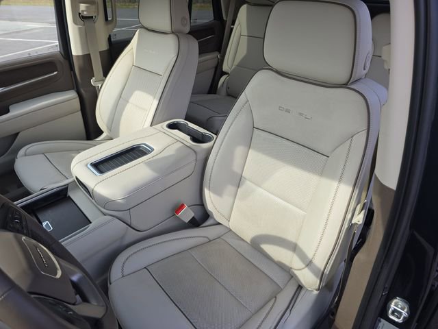 Used 2021 GMC Yukon Denali w/ Advanced Technology Package image 15