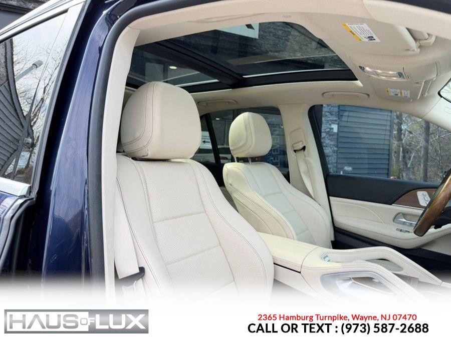 Used 2021 Mercedes-Benz GLE 350 4MATIC w/ AMG Line Exterior image 4