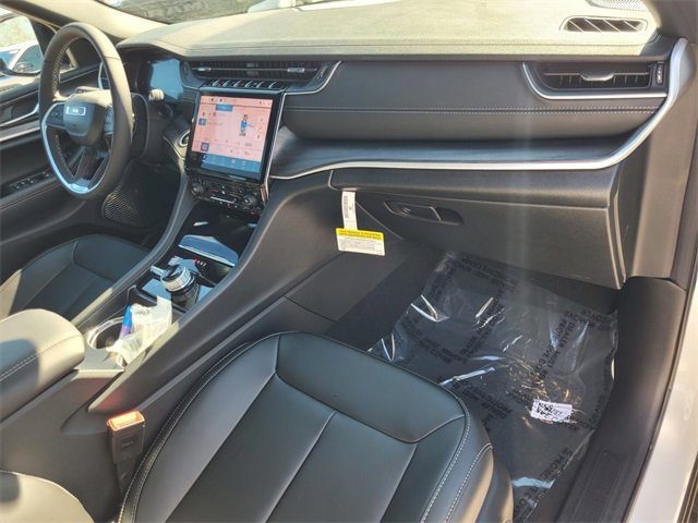 New 2025 Jeep Grand Cherokee Limited image 18