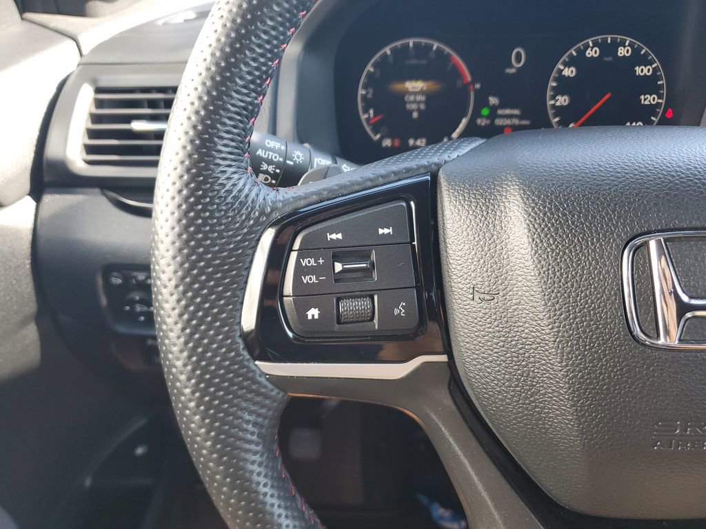 Used 2025 Honda Ridgeline Black Edition image 20