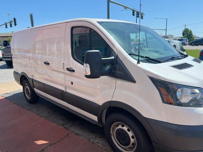 Used 2018 Ford Transit 150 130 Low Roof RWD image 9