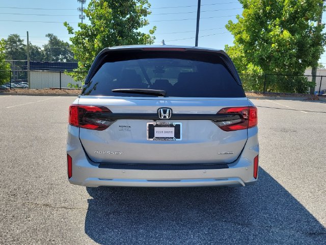 Certified 2025 Honda Odyssey Touring image 5