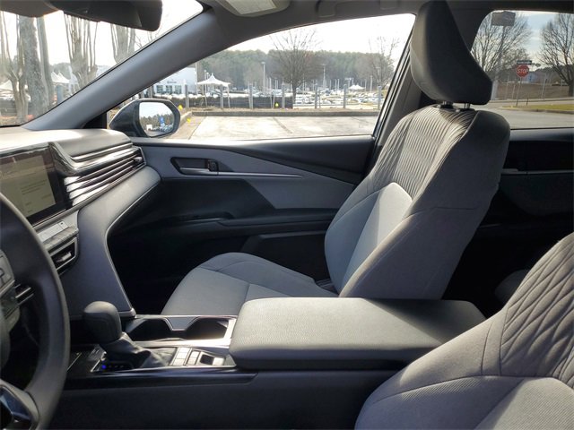 Used 2025 Toyota Camry LE w/ Convenience Package image 17