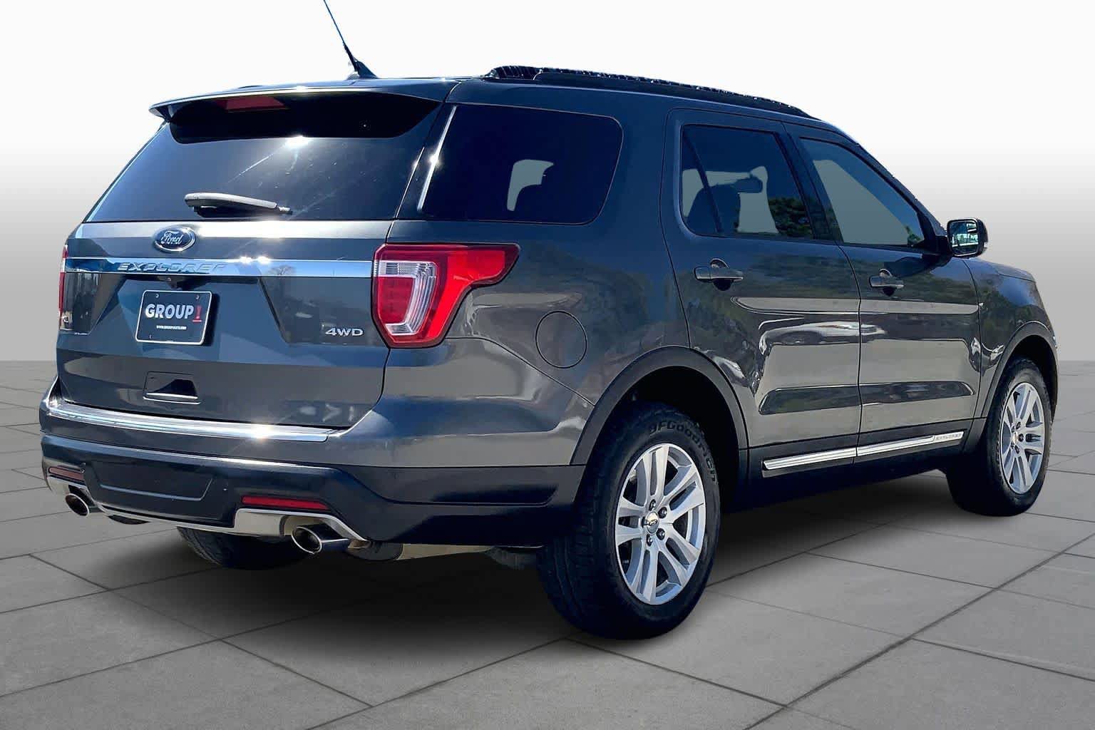 Used 2018 Ford Explorer XLT w/ Equipment Group 201A image 13