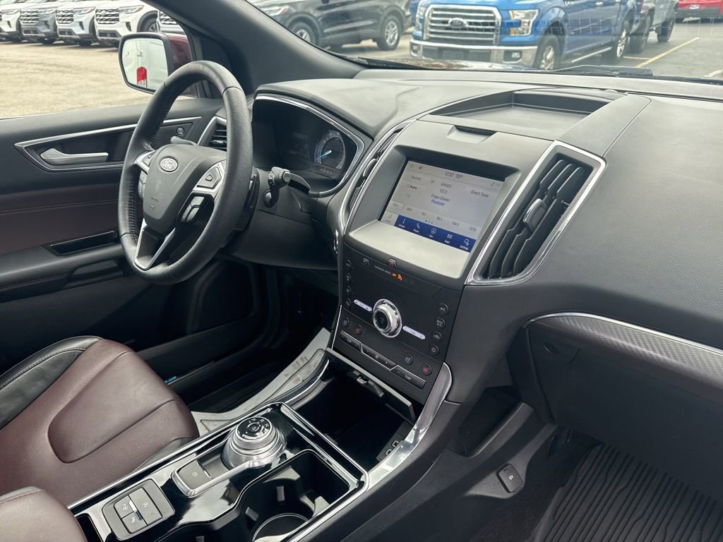 Used 2020 Ford Edge Titanium w/ Equipment Group 301A AWD/4WD image 38