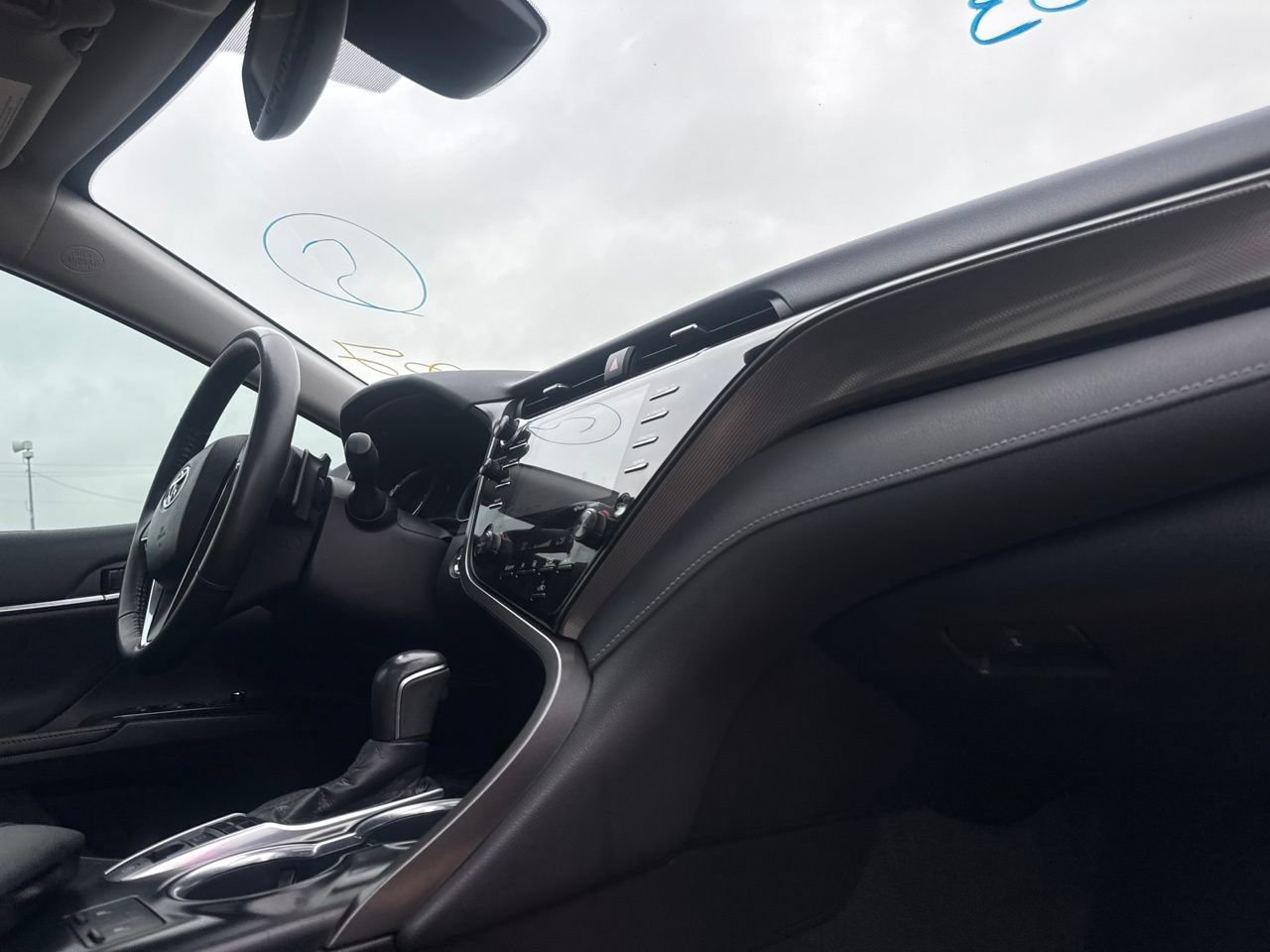 Used 2020 Toyota Camry XSE FWD image 29