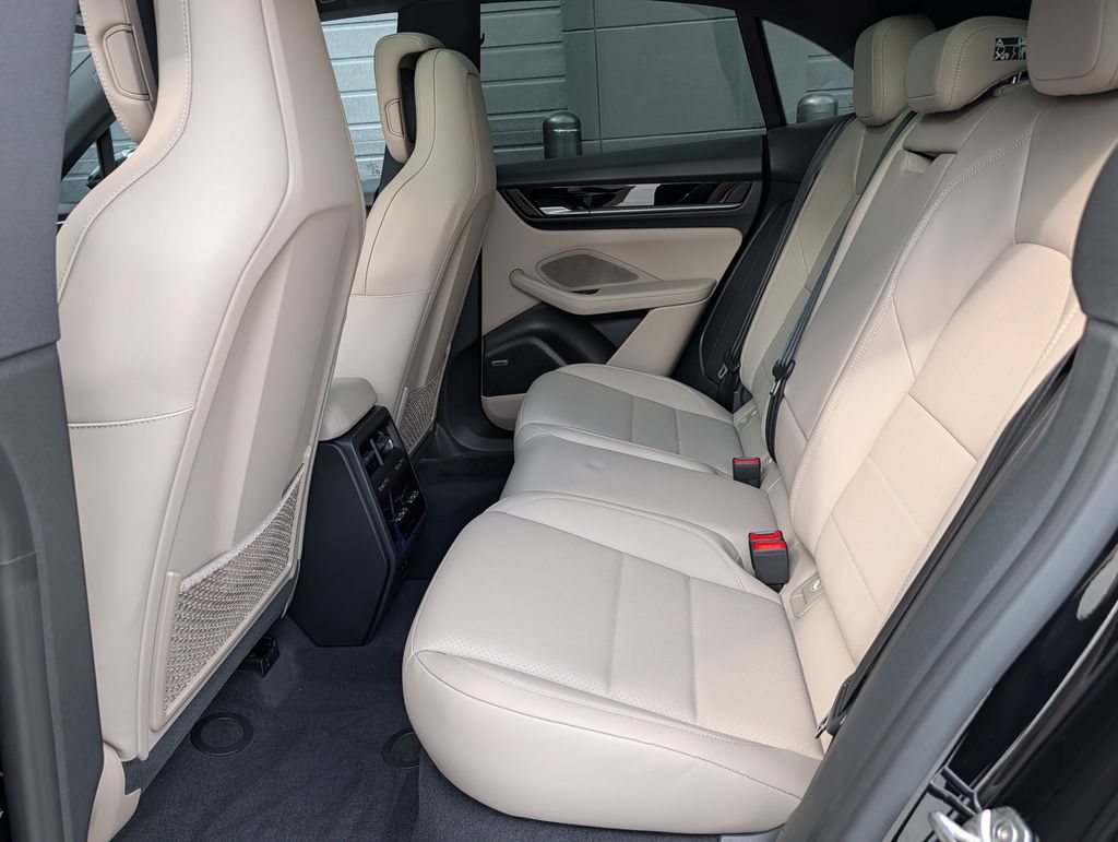 New 2026 Porsche Macan Electric RWD image 28
