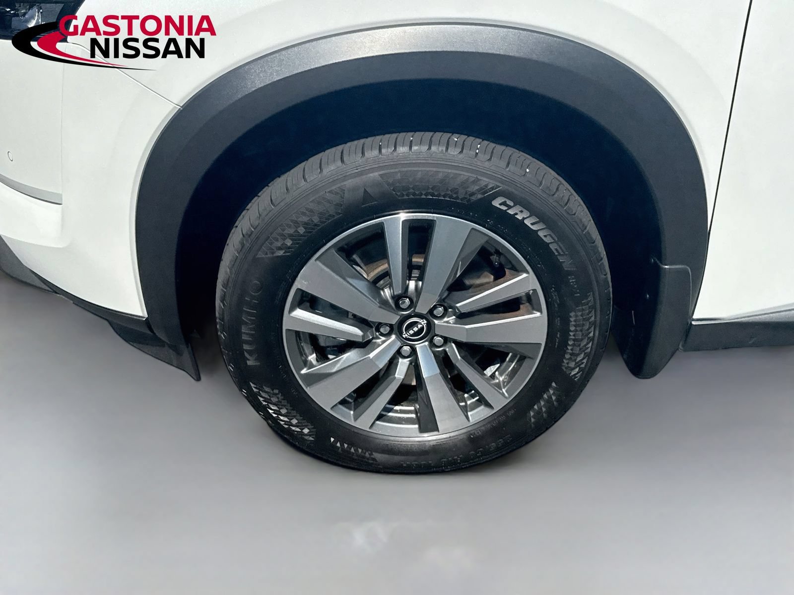 Used 2025 Nissan Pathfinder SL w/ Black Appearance Package FWD image 42