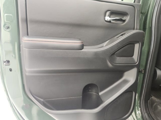 Used 2025 Nissan Frontier Pro-X w/ Pro Convenience Package image 9
