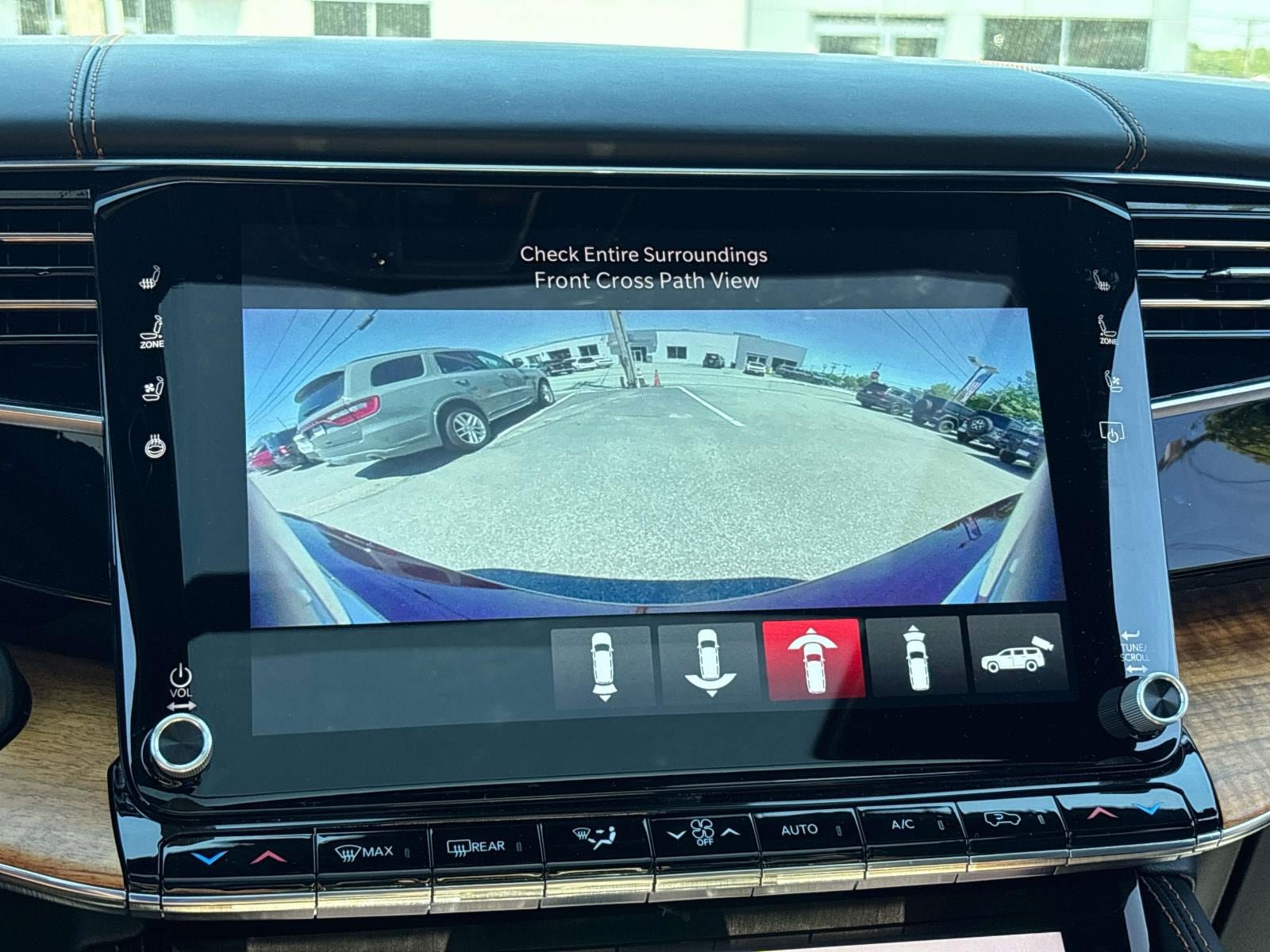 Certified 2022 Jeep Grand Wagoneer Series III w/ Rear Seat Video Group 1 AWD/4WD image 24
