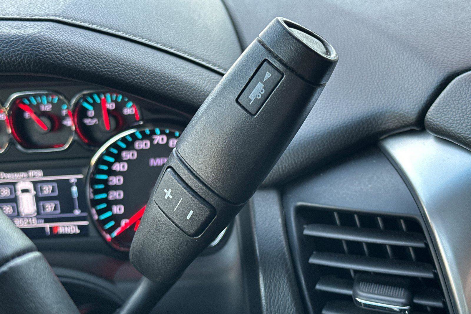 Used 2019 Chevrolet Suburban LT image 23