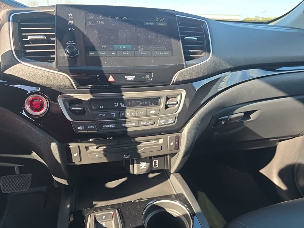 Used 2021 Honda Pilot Touring image 16