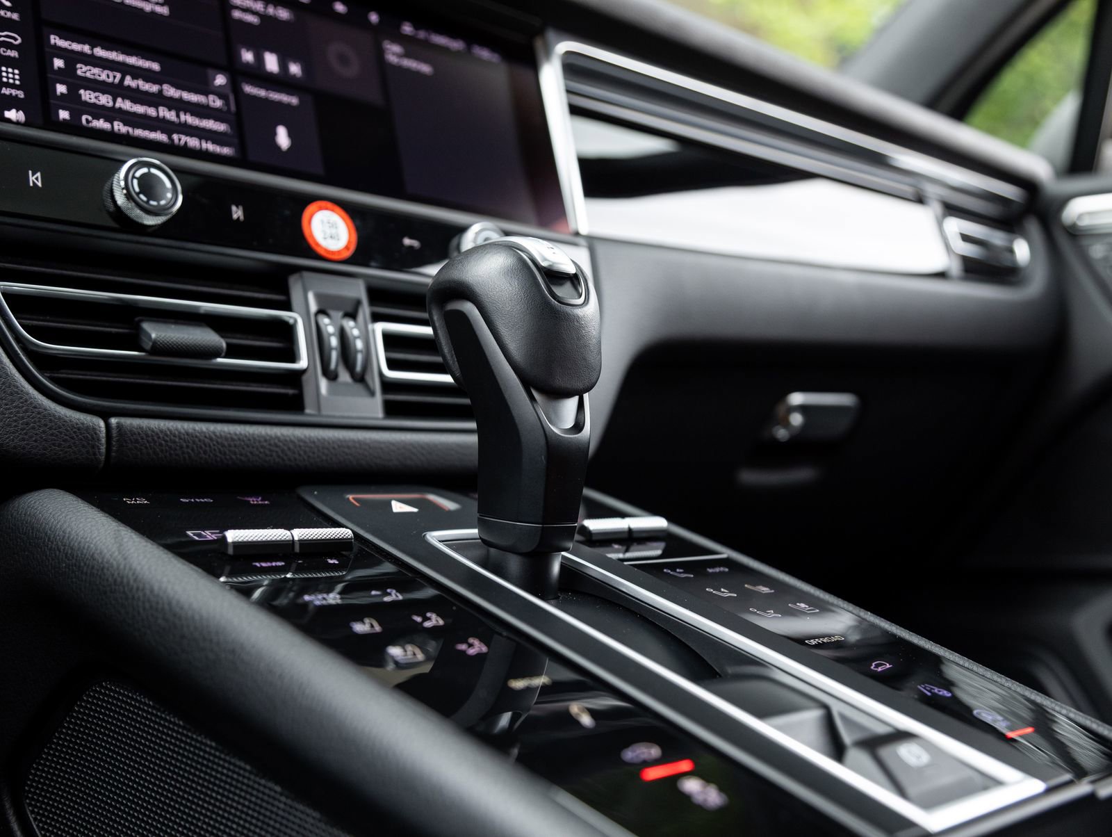 Certified 2023 Porsche Macan S image 26