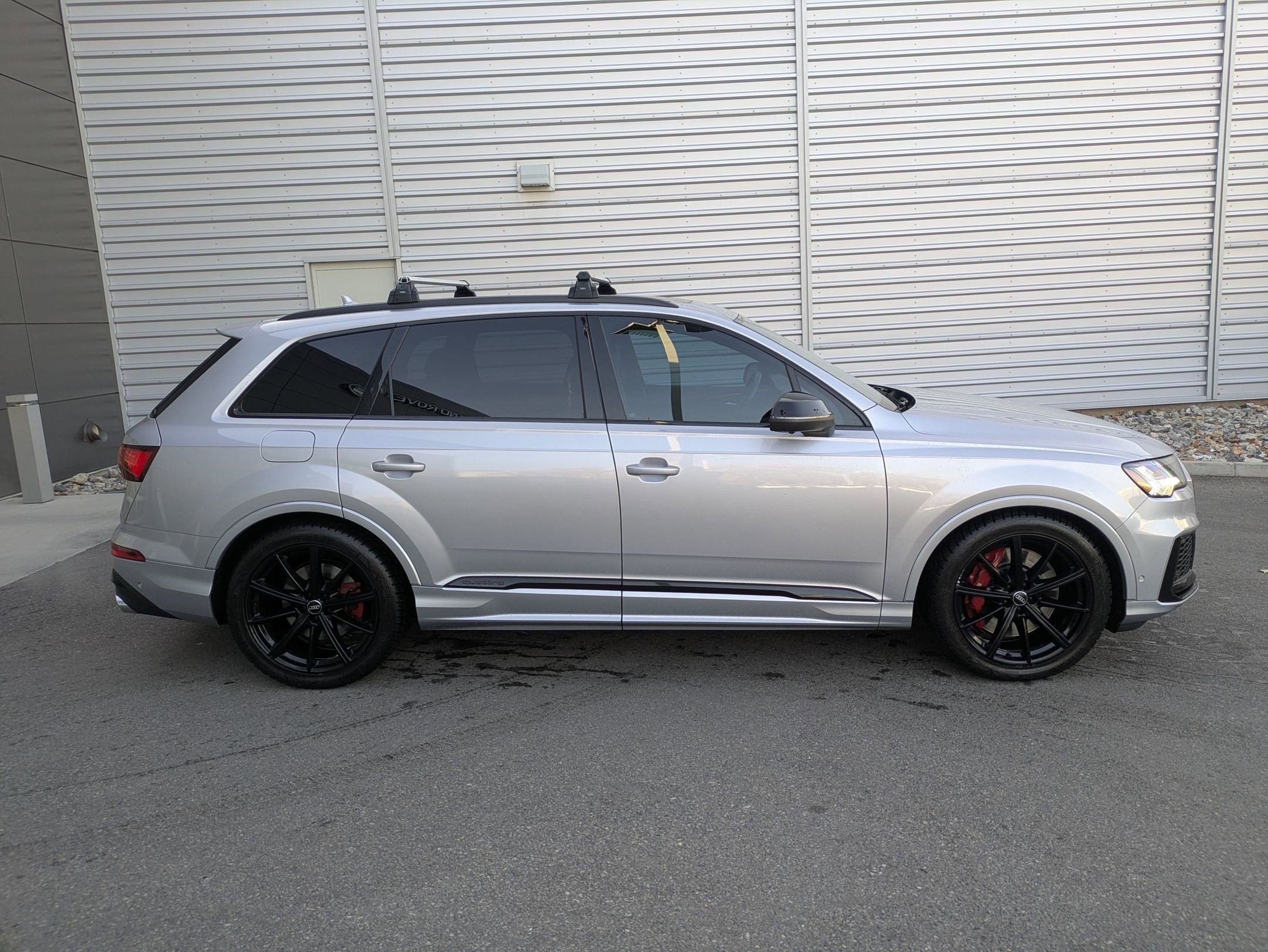 Used 2020 Audi SQ7 Premium Plus w/ SQ7 Black Optic Package image 2