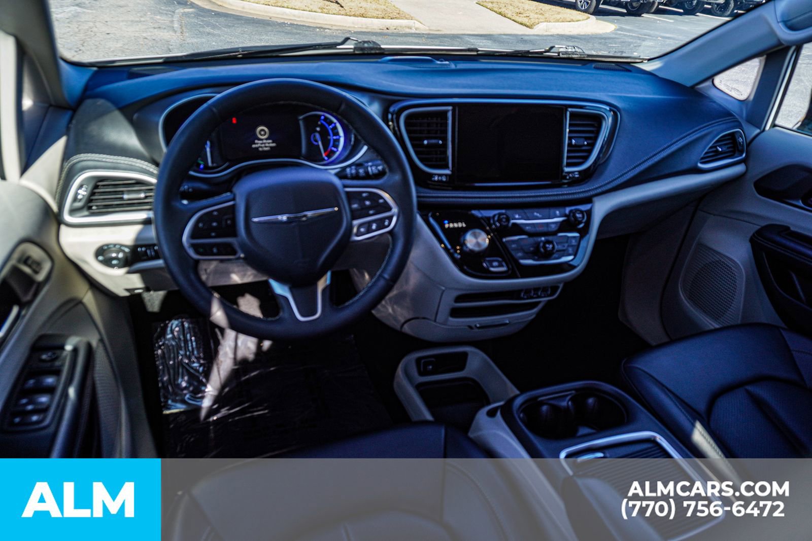 Used 2024 Chrysler Pacifica Select image 30