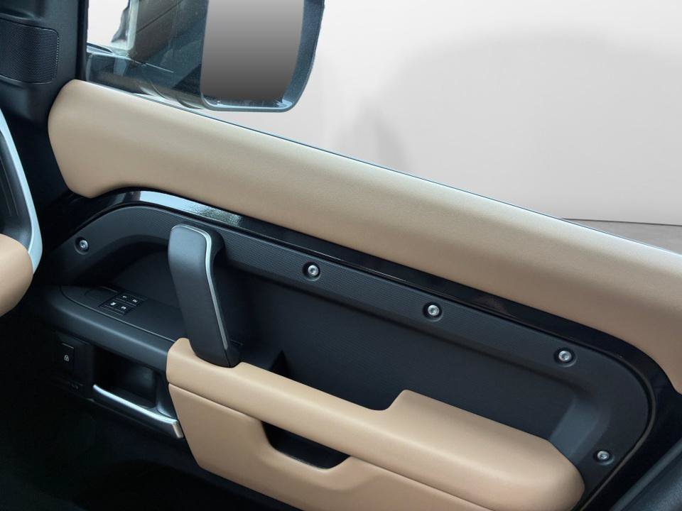 New 2026 Land Rover Defender 110 S AWD/4WD image 31