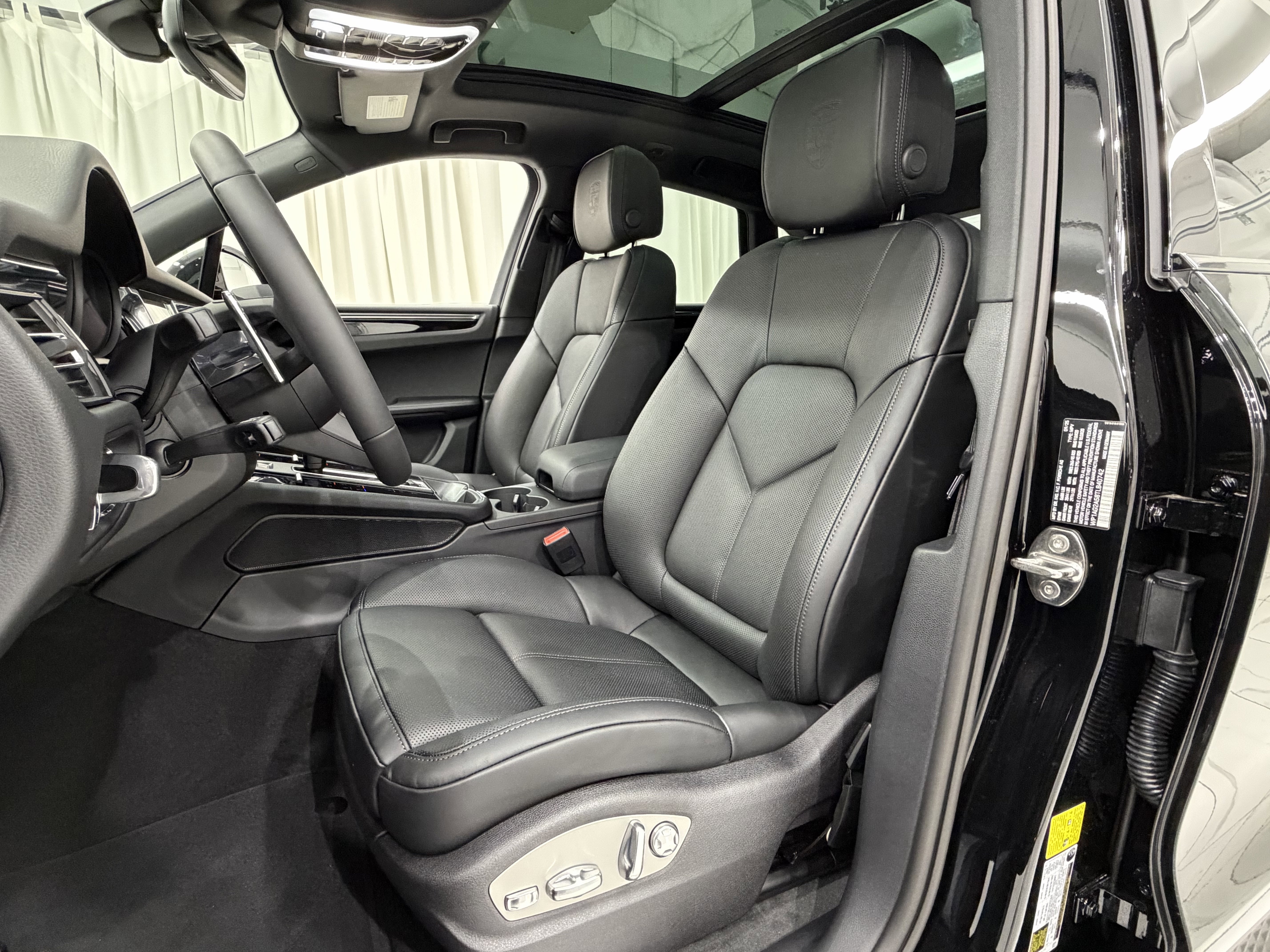 New 2026 Porsche Macan S image 31