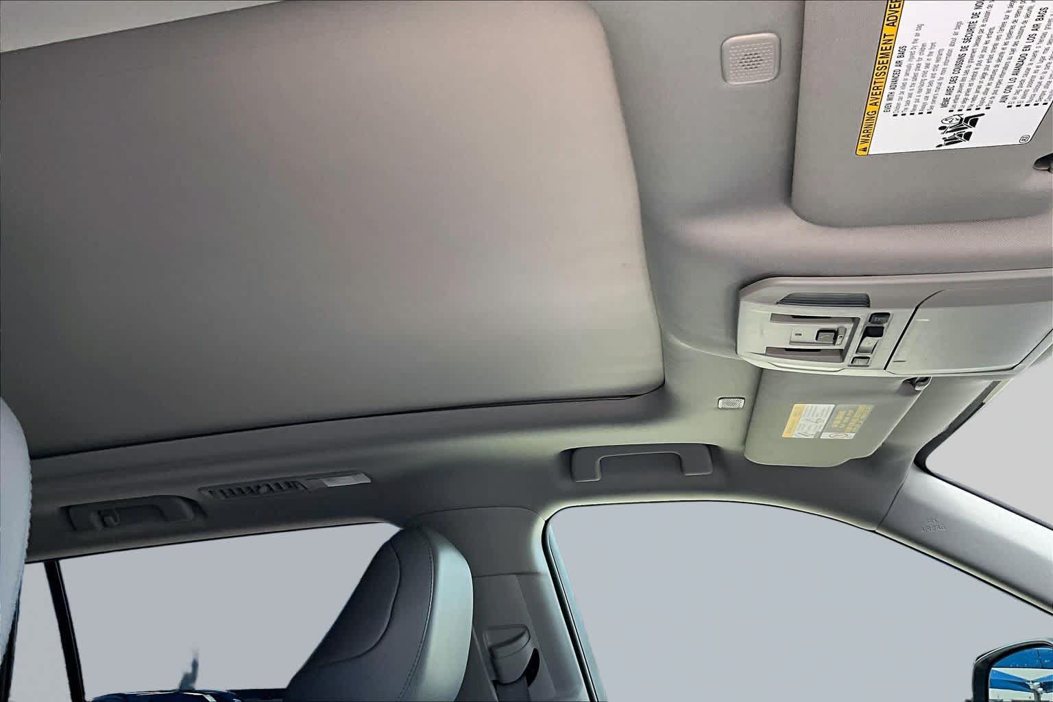 Used 2025 Toyota Highlander Platinum AWD/4WD image 14