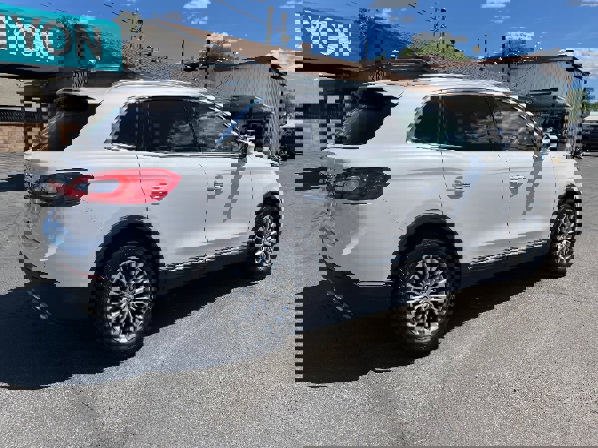 Used 2018 Lincoln MKX Select w/ Select Plus Package image 4