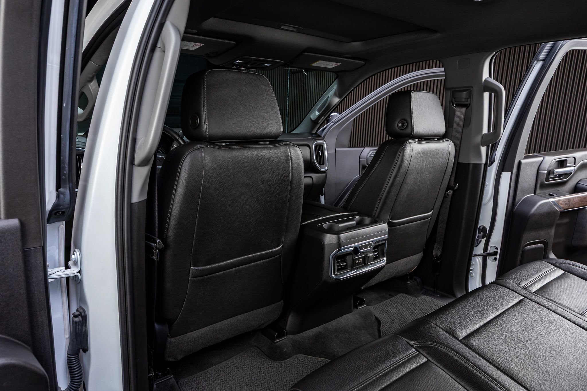 Used 2023 GMC Sierra 3500 Denali w/ Denali Ultimate Package image 34