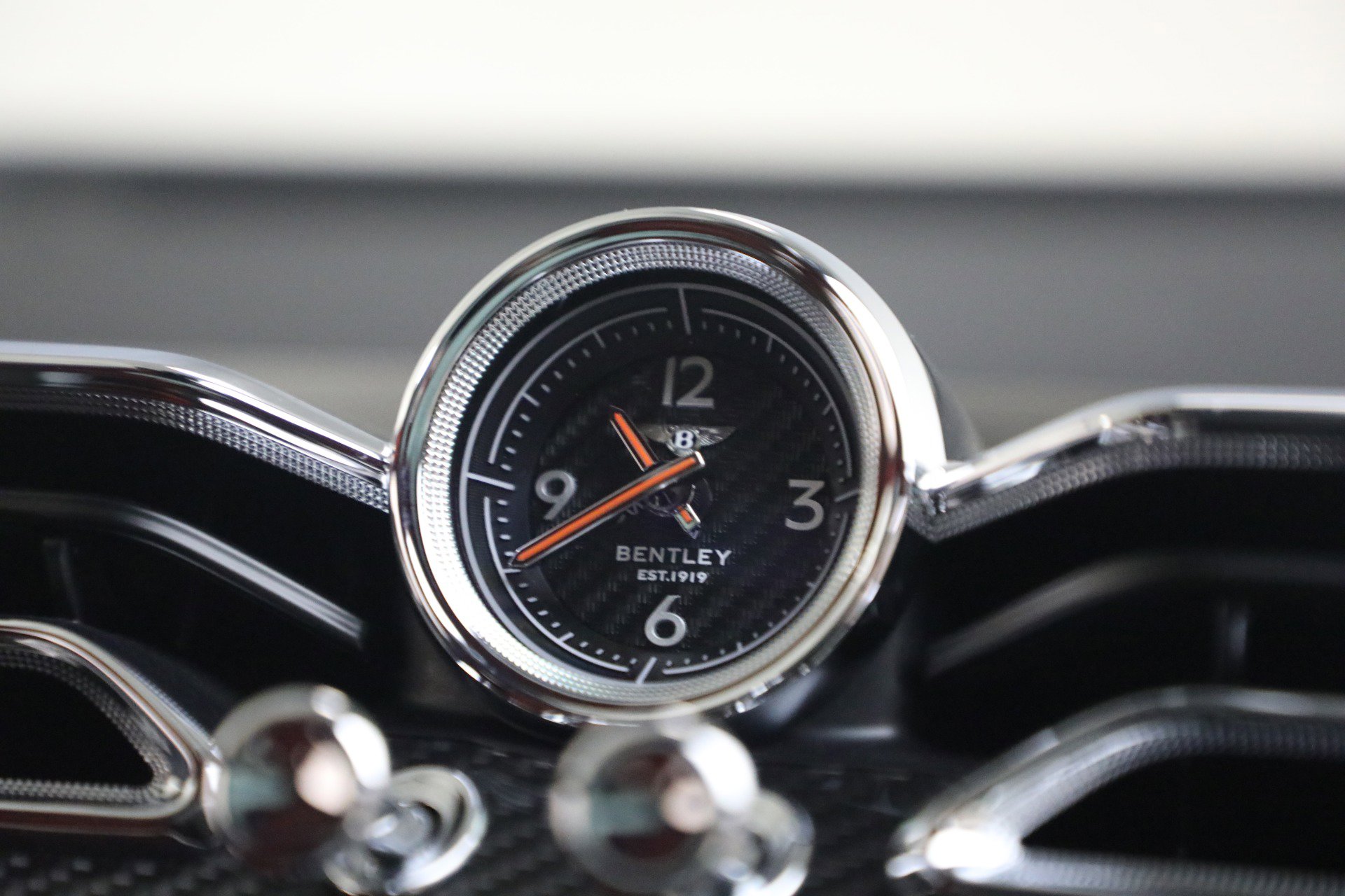 Used 2023 Bentley Bentayga AWD/4WD image 25