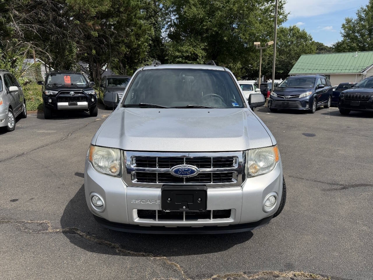 Used 2011 Ford Escape XLT AWD/4WD image 2