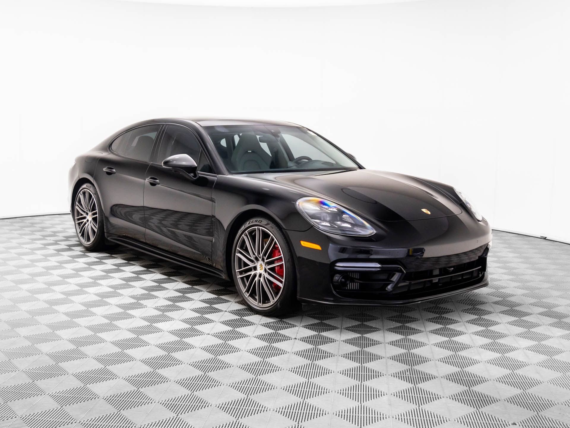 Used 2020 Porsche Panamera GTS image 6