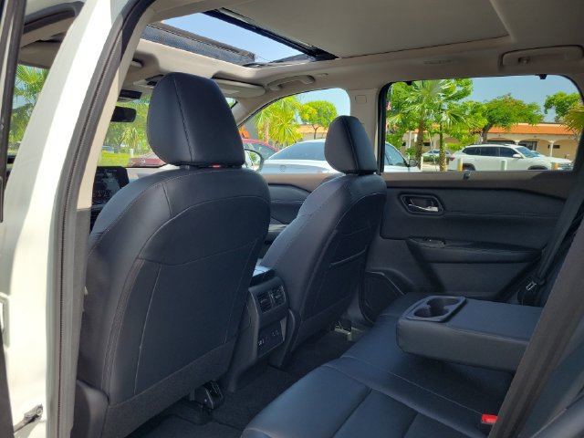 Used 2023 Nissan Rogue SL w/ SL Premium Package AWD/4WD image 14