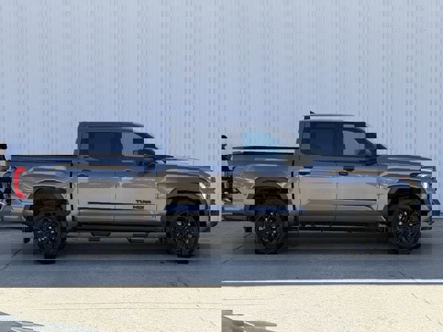 Used 2025 Toyota Tundra SR5 image 3