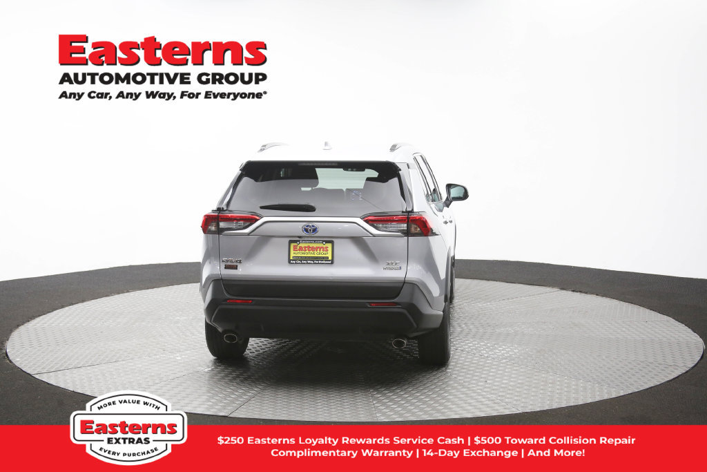 Used 2024 Toyota RAV4 XLE AWD/4WD image 36