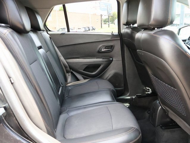Used 2020 Chevrolet Trax LT w/ LT Convenience Package FWD image 11