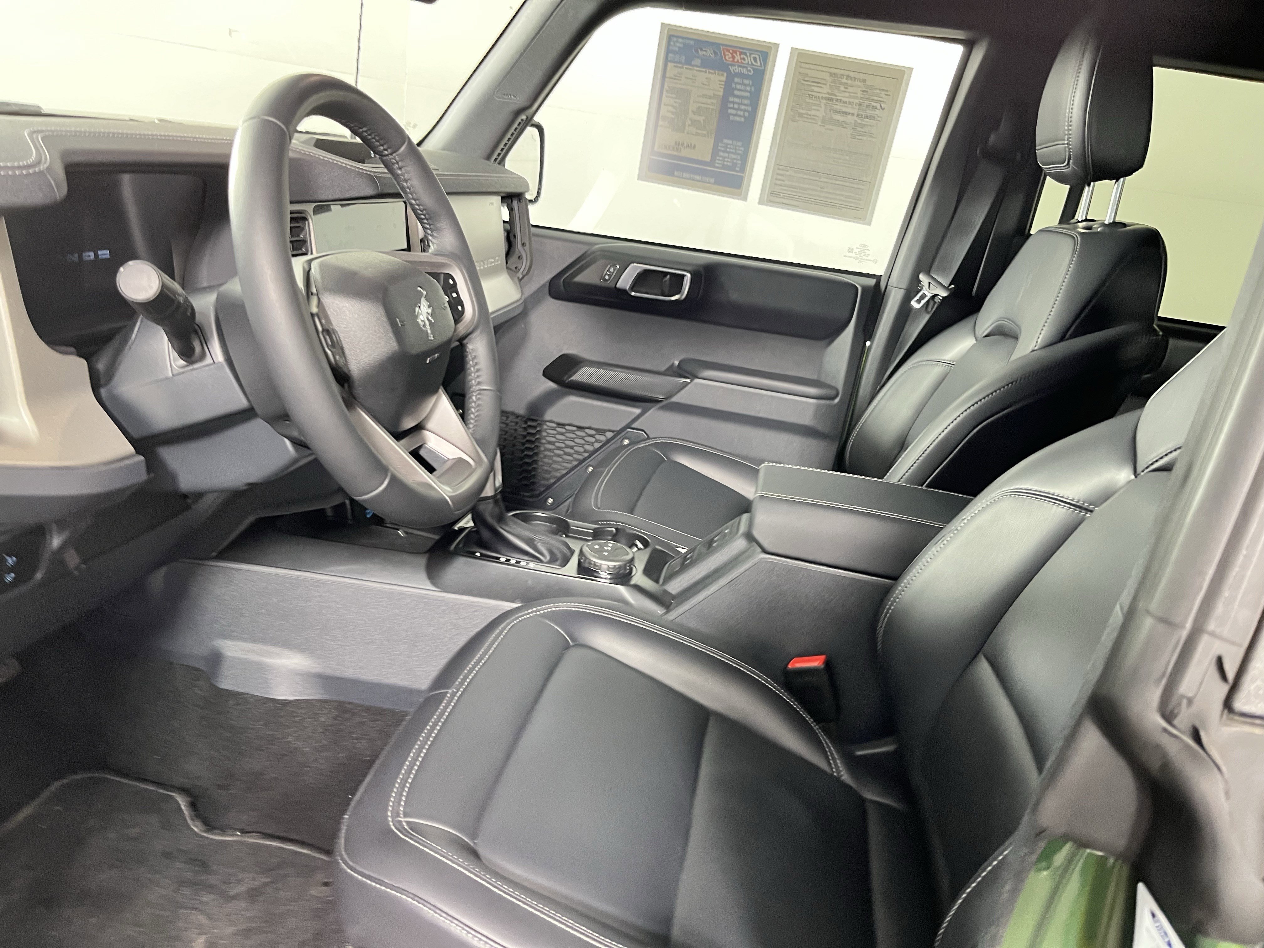 Used 2025 Ford Bronco Outer Banks image 9