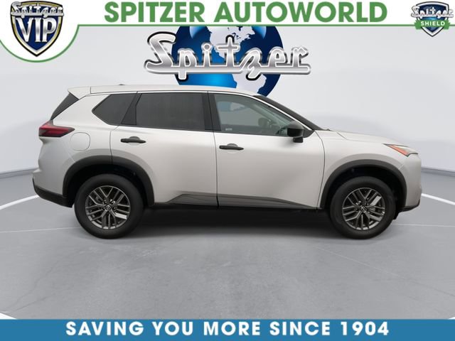 Used 2024 Nissan Rogue S image 10
