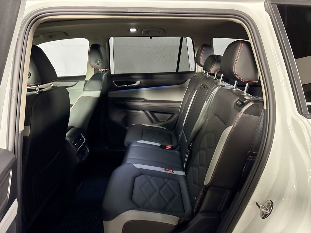 Certified 2025 Volkswagen Atlas Peak Edition SE AWD/4WD image 20