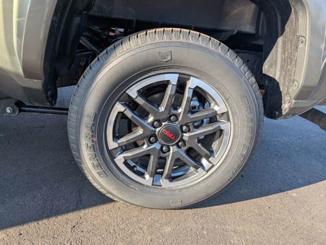 Used 2025 Toyota Tacoma TRD Sport image 26