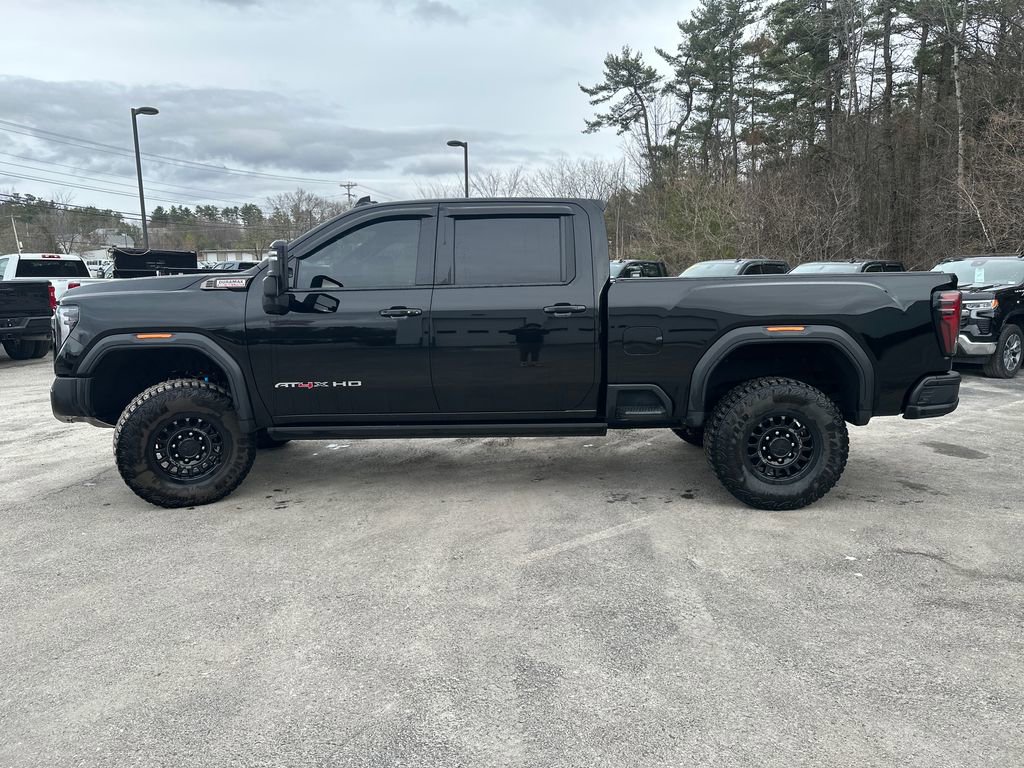 Used 2025 GMC Sierra 2500 AT4X w/ AT4X AEV Edition image 2