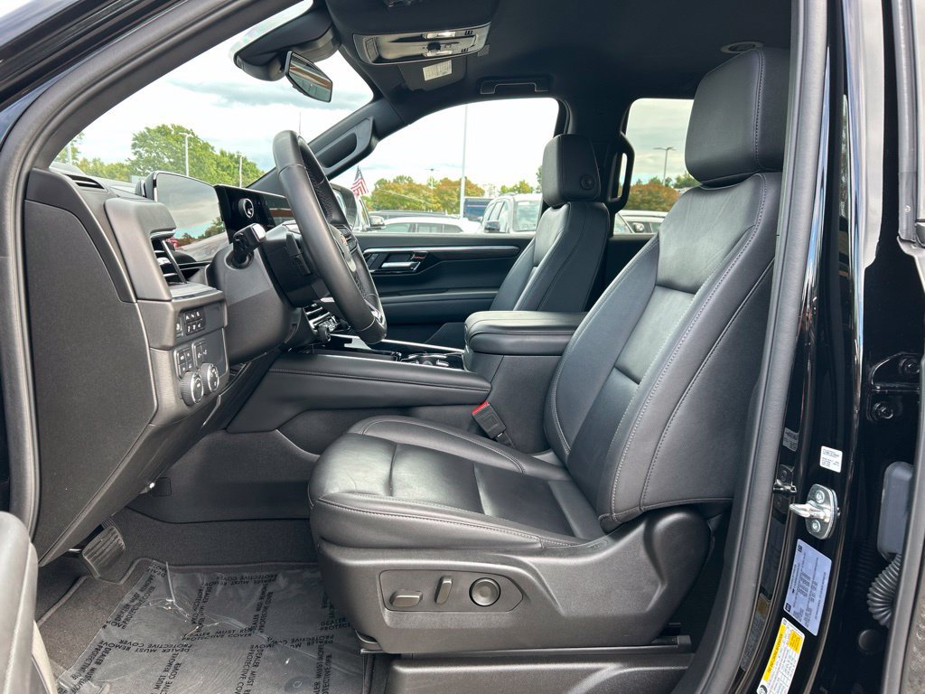 Used 2025 Chevrolet Tahoe LT AWD/4WD image 15