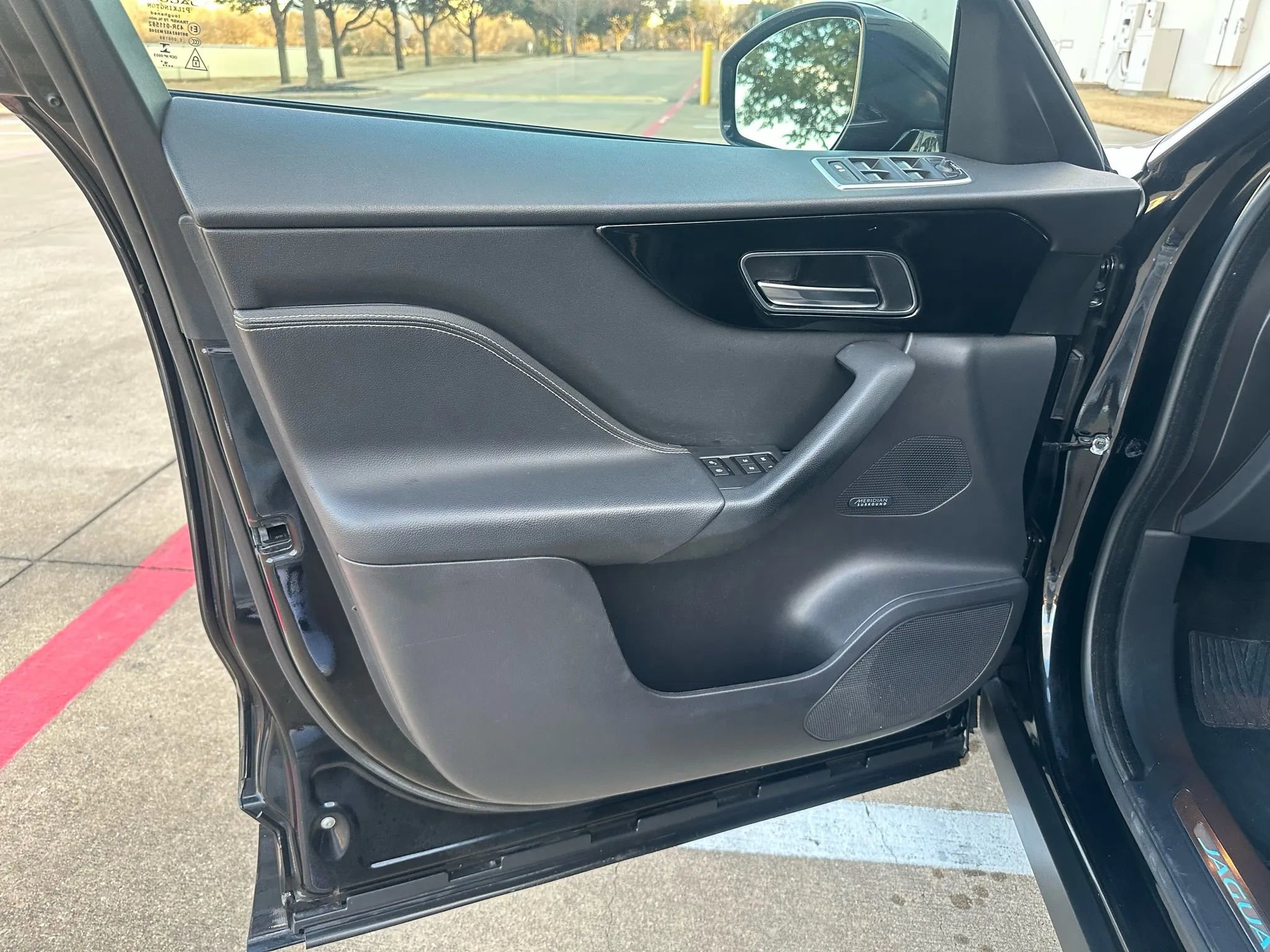 Used 2019 Jaguar F-PACE S AWD/4WD image 17