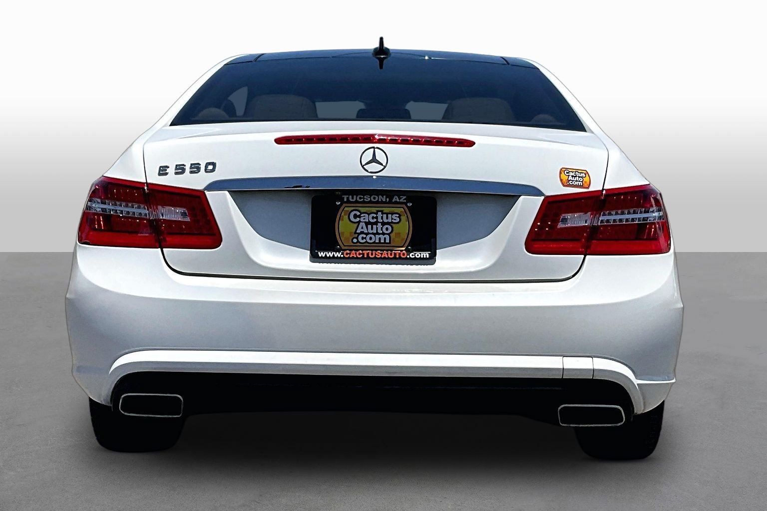 Used 2010 Mercedes-Benz E 550 Coupe w/ Premium 2 Pkg image 4