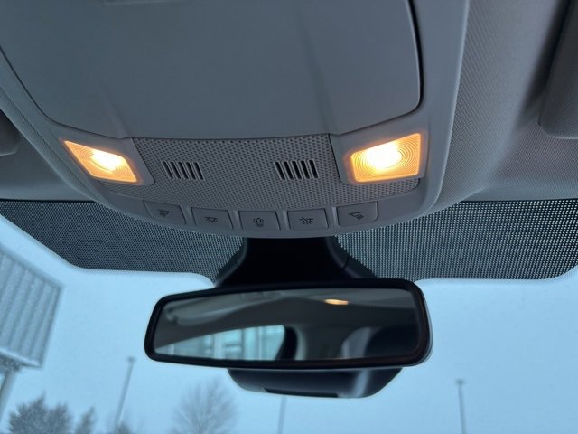 Used 2024 Ford Edge SEL w/ Sport Appearance Package image 8