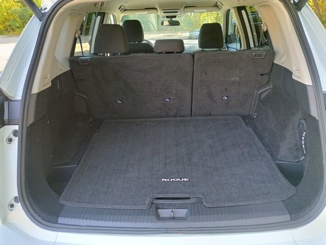 Used 2024 Nissan Rogue SV image 18