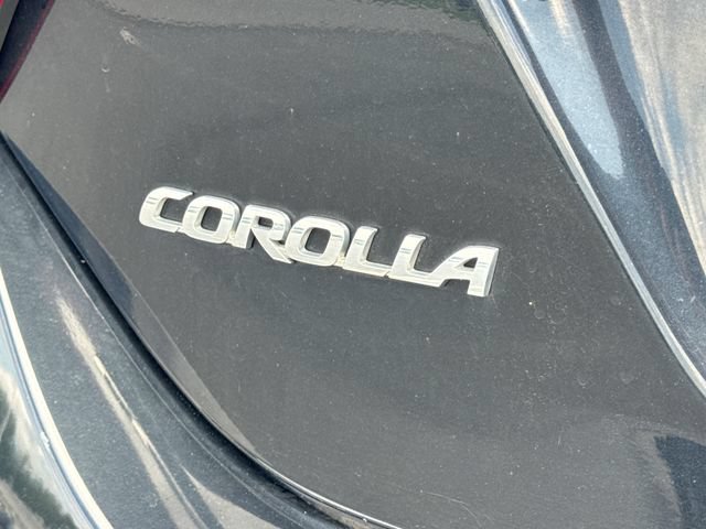 Used 2018 Toyota Corolla LE w/ Carpet Mat Package (TMS) FWD image 17